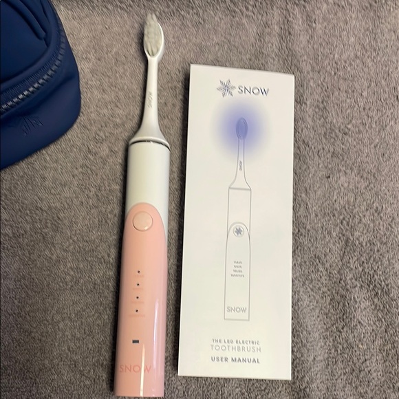 Snow Electric Toothbrush Set with Accessories - Picture 7 of 10